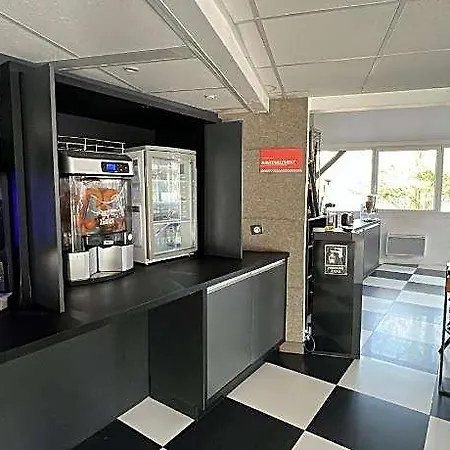 Enzo Hotels Trappes By Kyriad Direct Hotel